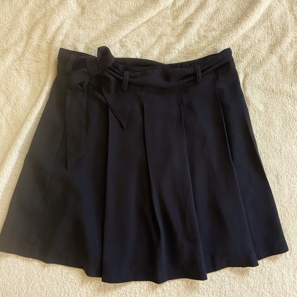 Abercrombie & Fitch Pleated Mini Skirt